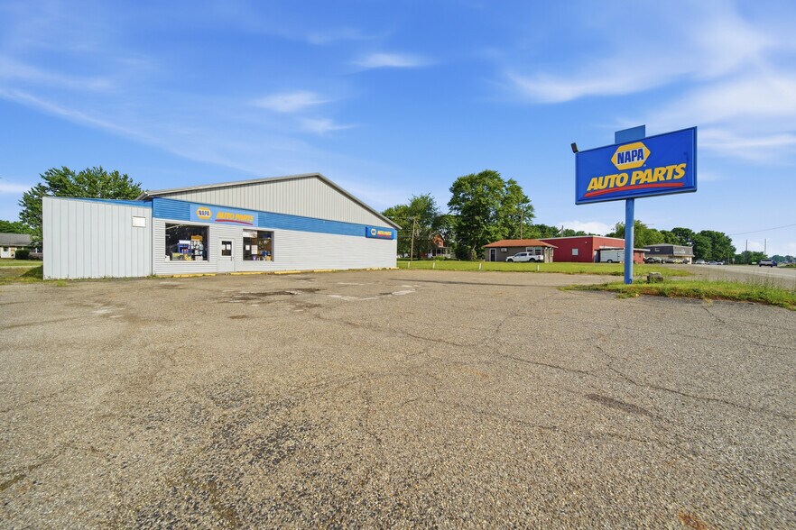 701 Main St N, Navarre, OH à vendre - Photo du bâtiment - Image 1 de 8