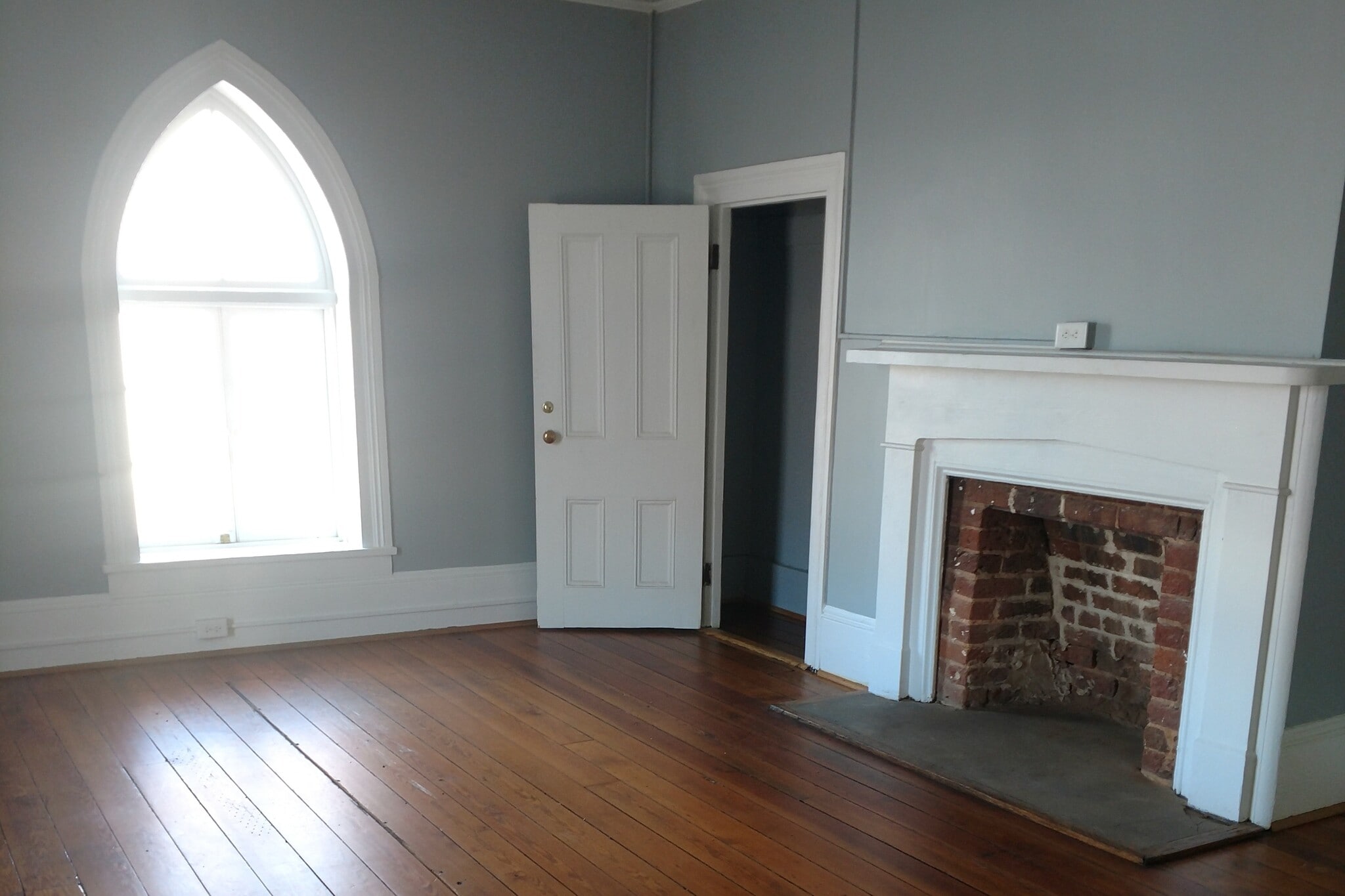 447 Arlington St, Greensboro, NC for lease Interior Photo- Image 1 of 4