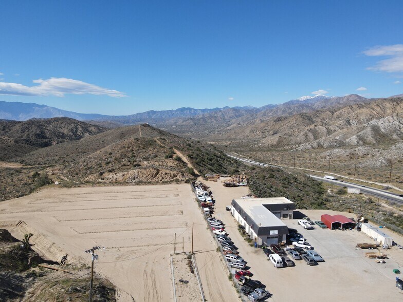 7886 Shafter Ave, Yucca Valley, CA à vendre - Photo du bâtiment - Image 2 de 17