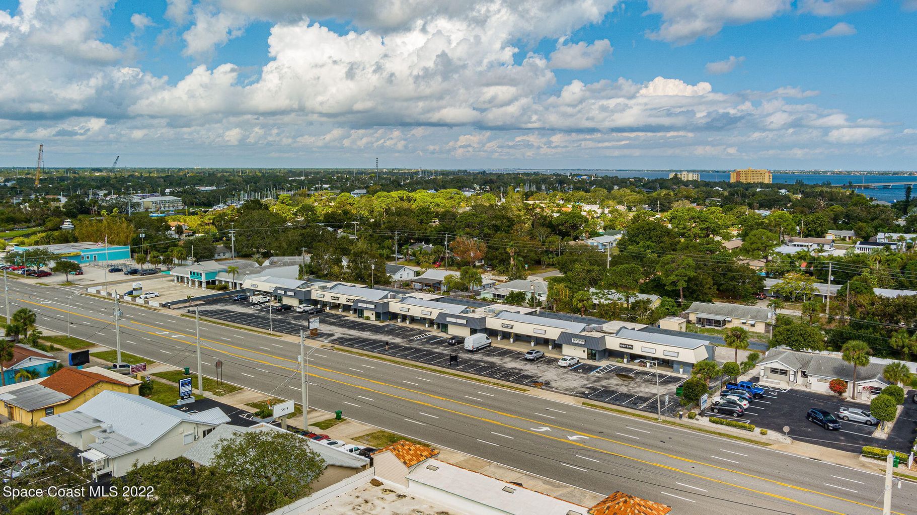 503-523 N Harbor City Blvd, Melbourne, FL à louer Photo du bâtiment- Image 1 de 2