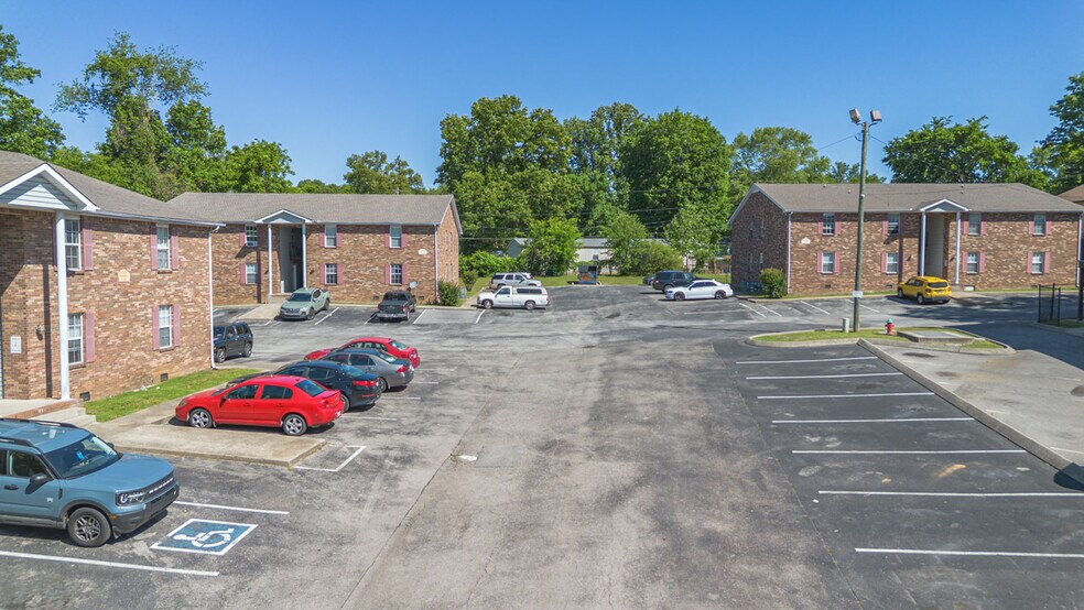 155 Jack Miller Blvd, Clarksville, TN à vendre - Photo du bâtiment - Image 2 de 46