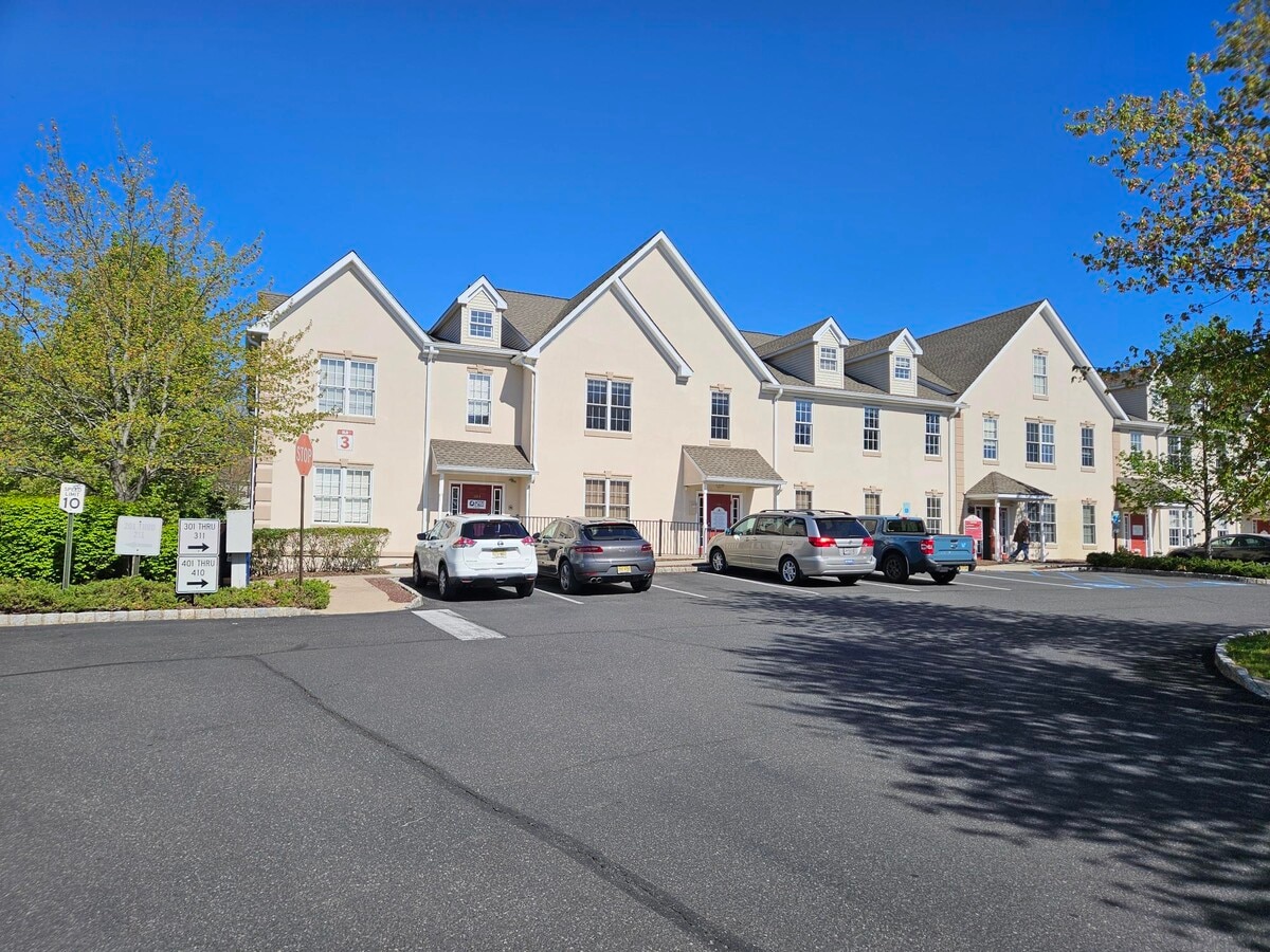 4 Walter Foran Blvd, Flemington, NJ 08822 - Unit 301 - - Interior Photo - Image 2 of 17
