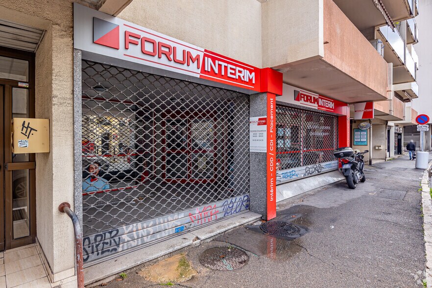 Immeuble residentiel dans Marseille à vendre - Photo du bâtiment - Image 3 de 7