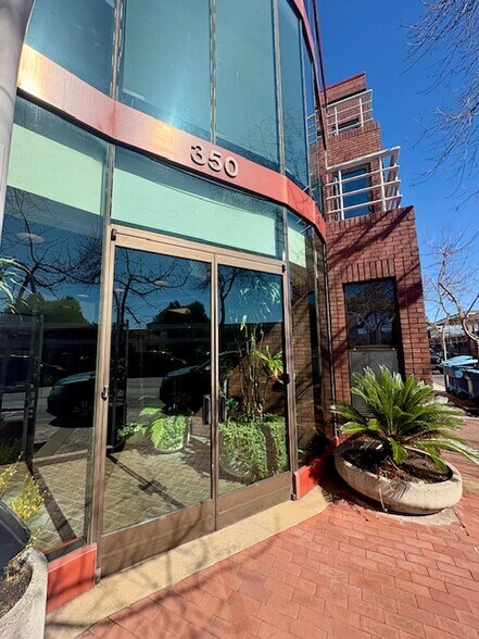 350 Cambridge Ave, Palo Alto, CA à louer - Photo du bâtiment - Image 2 de 14