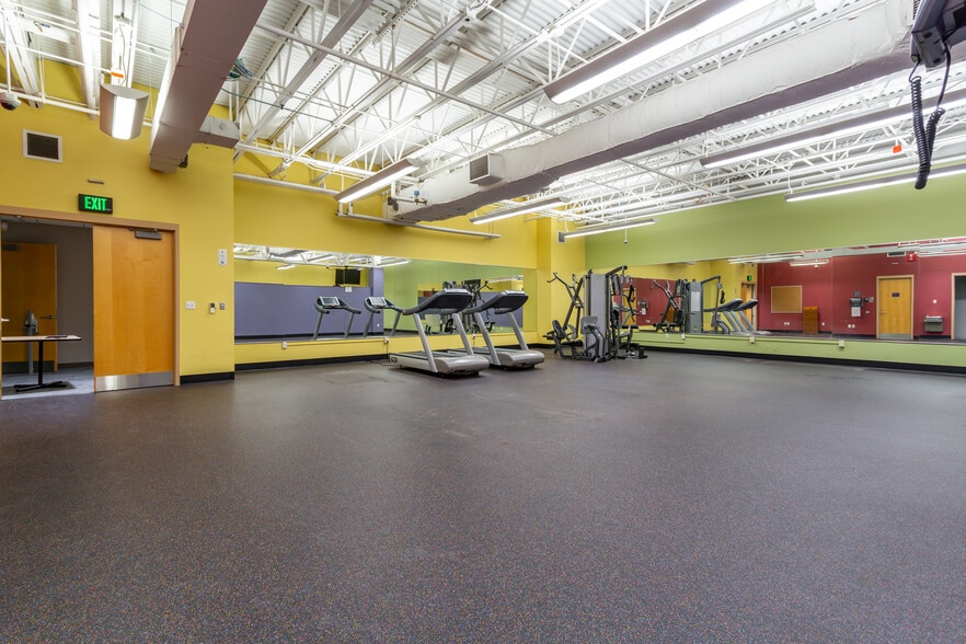 11000 W Lake Park Dr, Milwaukee, WI for sale - Building Photo - Image 2 of 19