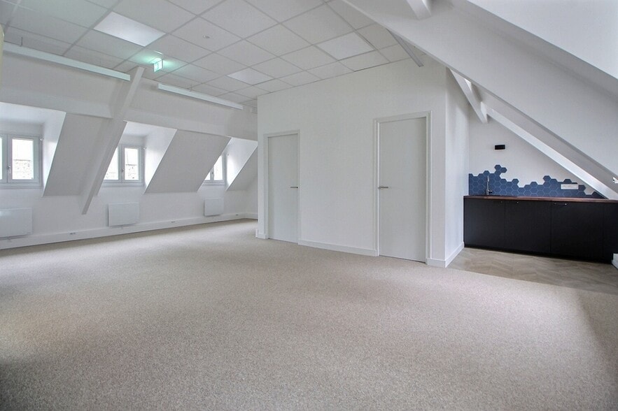 5 Rue De Hanovre, Paris for lease - Building Photo - Image 1 of 7