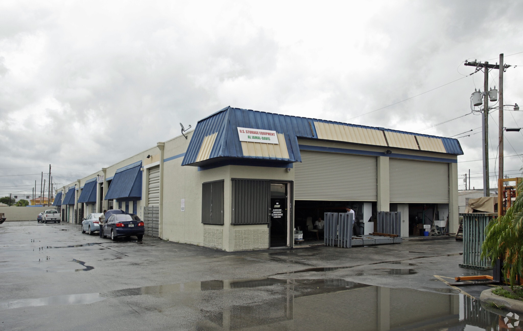 4201-4237 NW 37th Ave, Miami, FL for lease Primary Photo- Image 1 of 32