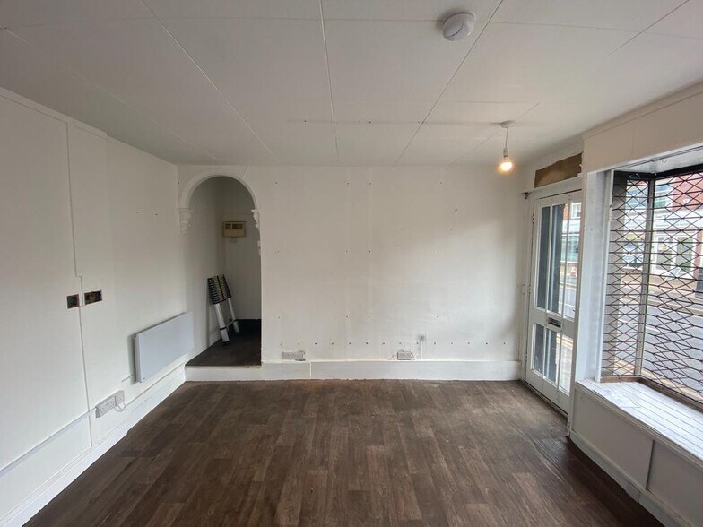 64 King St, Doncaster à louer - Photo du bâtiment - Image 3 de 8