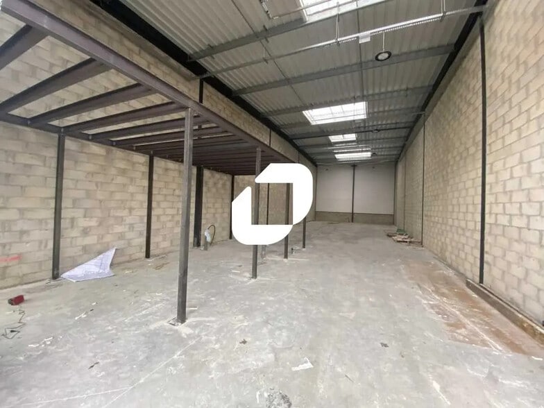 Office in Éragny for lease - Building Photo - Image 1 of 5