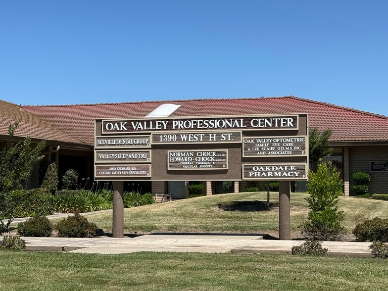 1390 W H St, Oakdale, CA for lease - Building Photo - Image 1 of 13