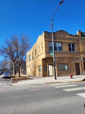 More details for 3700 N Kedzie Ave, Chicago, IL - Retail for Lease