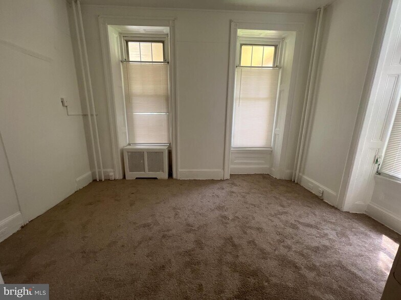 321 E Price St, Philadelphia, PA à vendre - Photo du bâtiment - Image 2 de 14