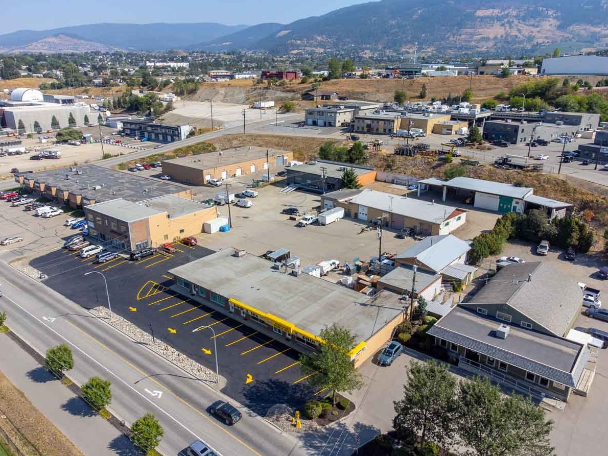 913-915 Kalamalka Lake Rd, Vernon, BC for lease Building Photo- Image 1 of 11