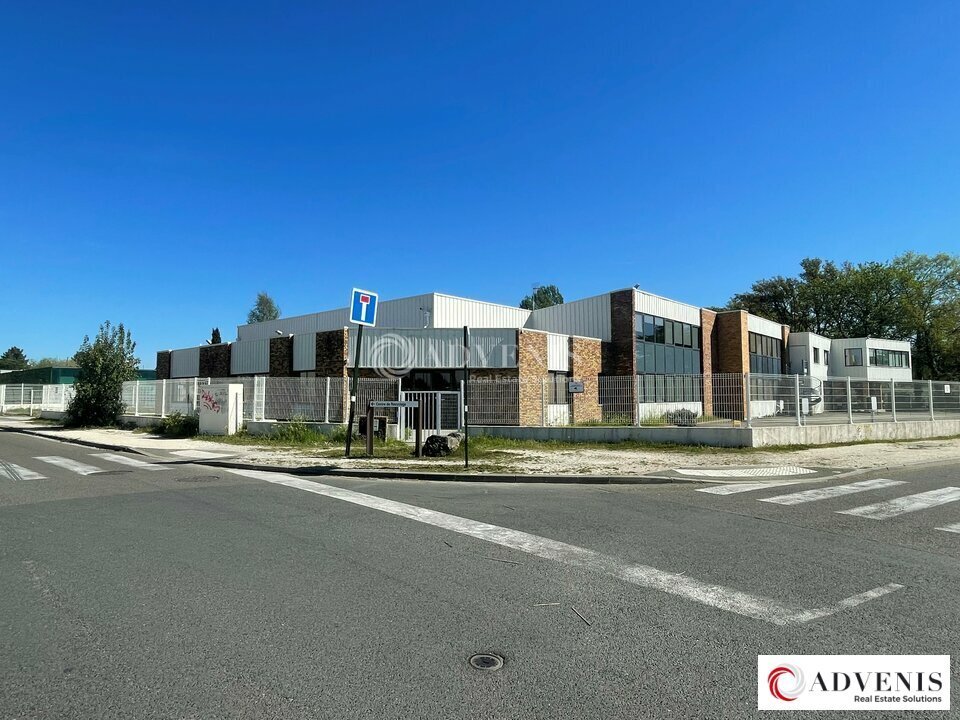 Flex in Gradignan for lease Building Photo- Image 1 of 13