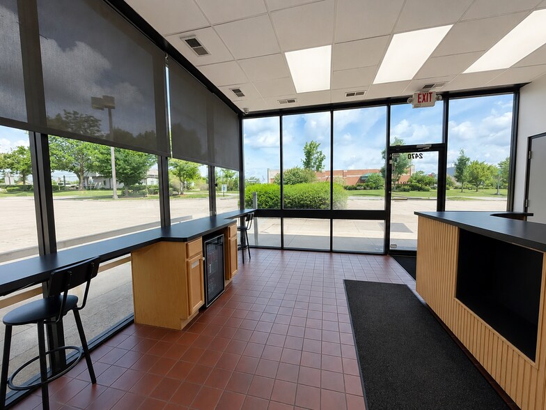2470 W Stadium Blvd, Ann Arbor, MI à louer - Photo intérieure - Image 2 de 5