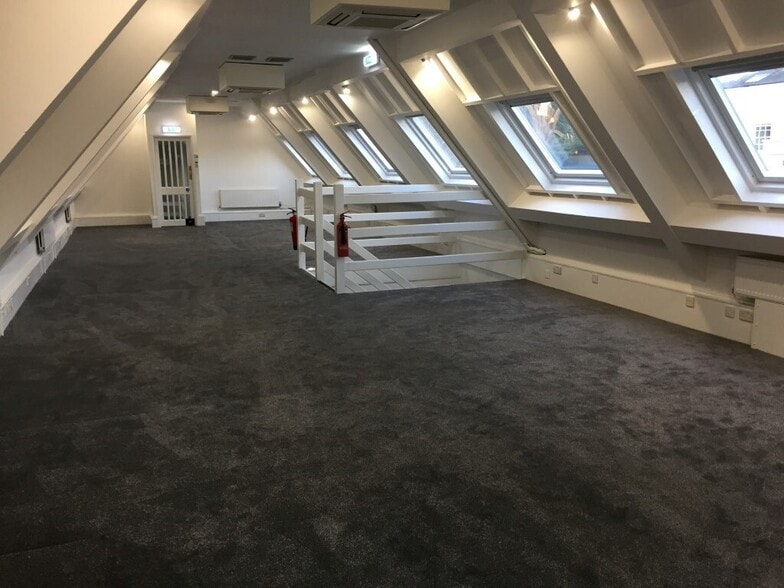 Chesham Rd, Berkhamsted for lease - Building Photo - Image 2 of 5