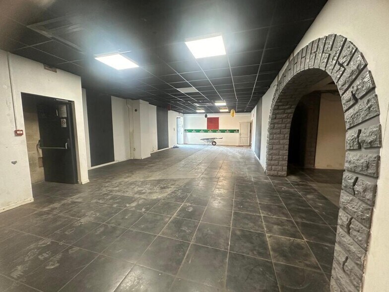 Retail in Saint-Avold for sale - Interior Photo - Image 3 of 4