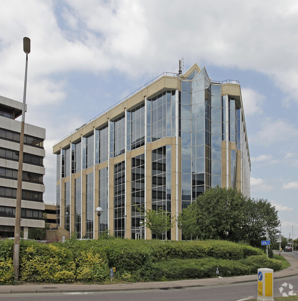 Elstree Way, Borehamwood à vendre - Photo principale - Image 1 de 2