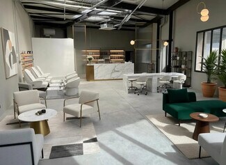 Plus de détails pour Local d'activités à louer