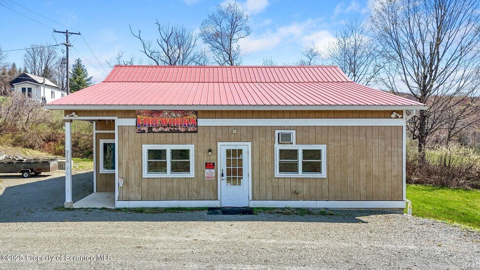 6 Duran Rd, Equinunk, PA à vendre - Photo du bâtiment - Image 2 de 20