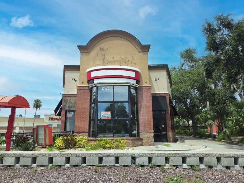 2471 Tyrone Blvd, Saint Petersburg, FL à louer - Photo du bâtiment - Image 1 de 3