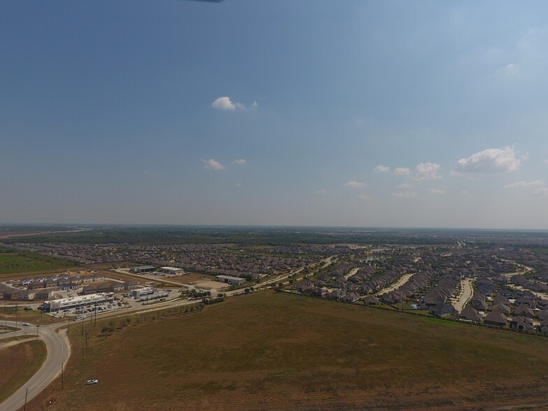 Meridiana Pky, Rosharon, TX for lease - Building Photo - Image 3 of 3