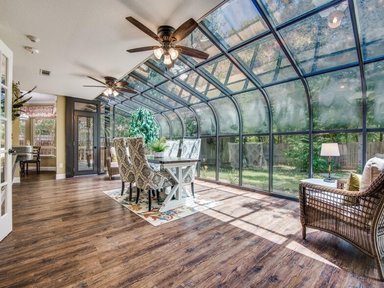 355 Hillbend Dr, Keller, TX à vendre - Photo du bâtiment - Image 3 de 10