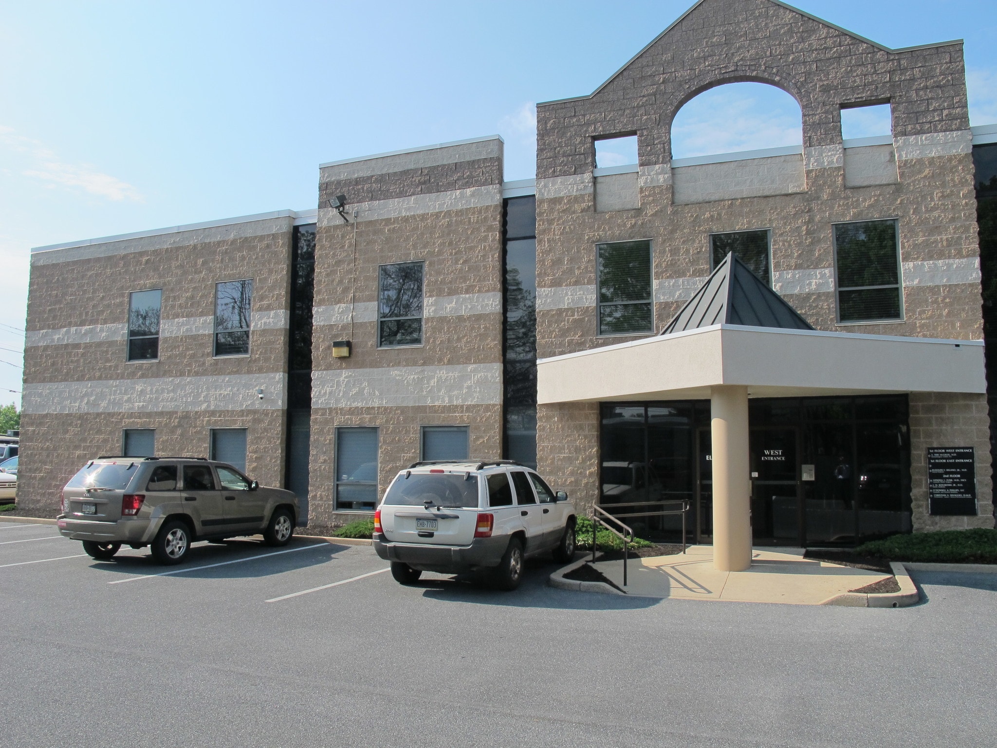 230 Harrisburg Ave, Lancaster, PA for sale Primary Photo- Image 1 of 40