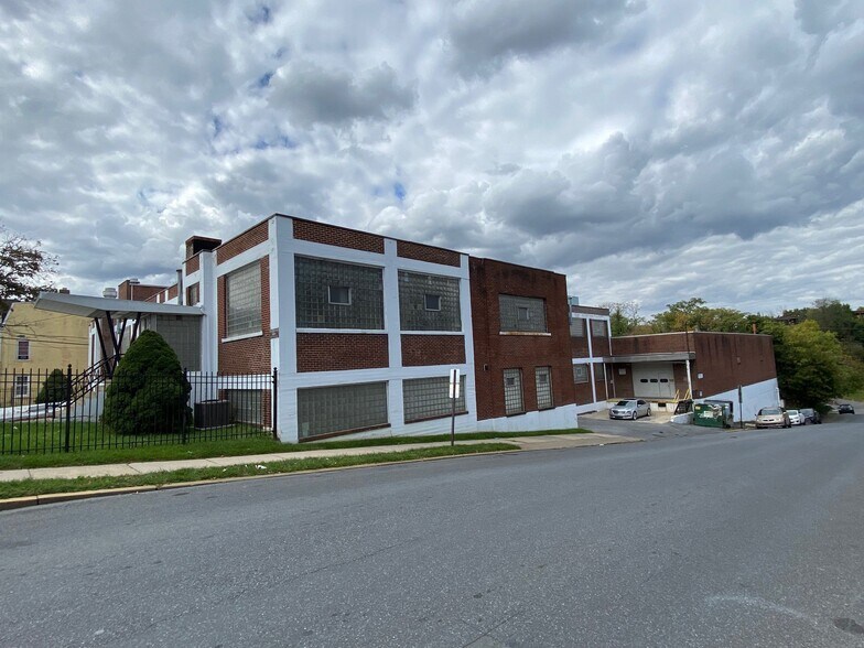 801 W Greenleaf St, Allentown, PA à louer - Photo du bâtiment - Image 2 de 2