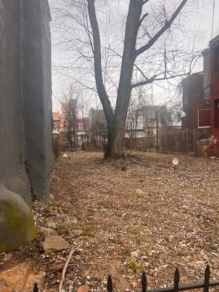 5668 Morton st, Philadelphia, PA à vendre - Photo du bâtiment - Image 2 de 4