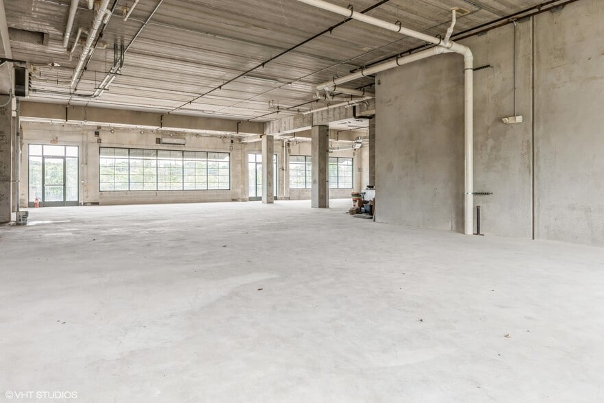 160 S River St, Aurora, IL for lease - Interior Photo - Image 1 of 17