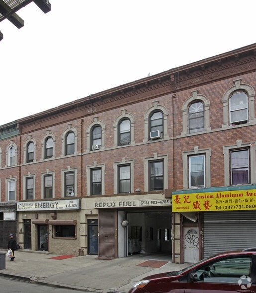 916 Mcdonald Ave, Brooklyn, NY for sale - Primary Photo - Image 1 of 2
