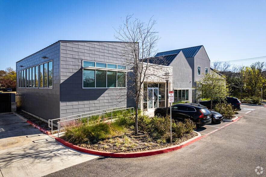 370 W Sunset Rd, San Antonio, TX à louer - Photo principale - Image 1 de 8