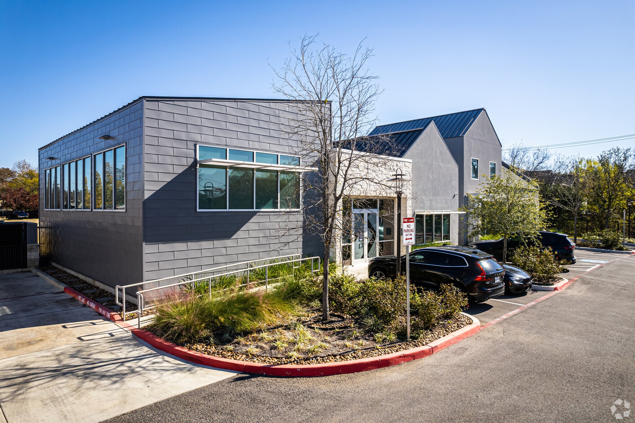 370 W Sunset Rd, San Antonio, TX à louer Photo principale- Image 1 de 9