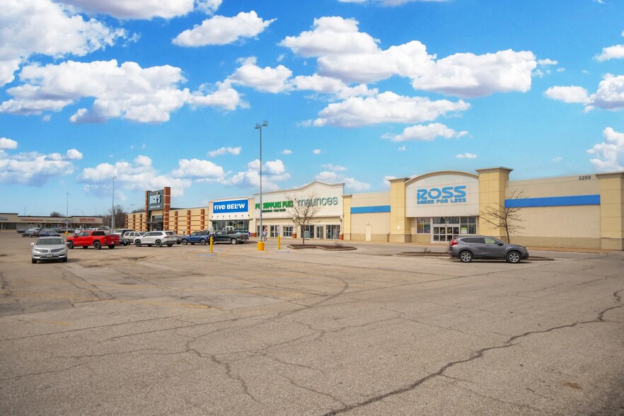 3200 Agency St, Burlington, IA à vendre - Photo du bâtiment - Image 1 de 30