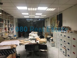 Plus de détails pour Multi-résidentiel à vendre