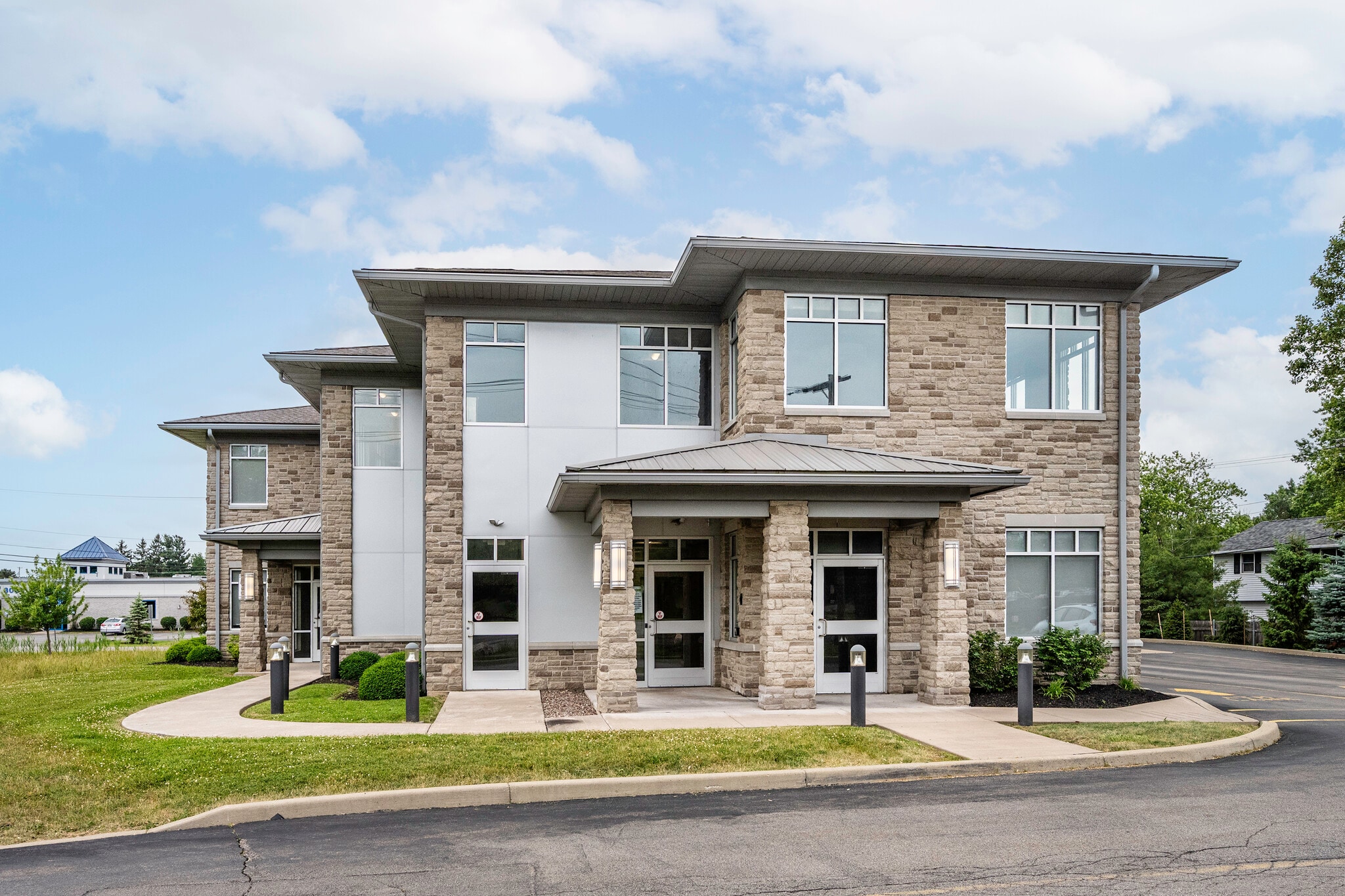 3020 Orchard Park Rd, Buffalo, NY for sale Primary Photo- Image 1 of 88