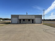 408 W Kilpatrick Ave, Cleburne TX - Entrepôt