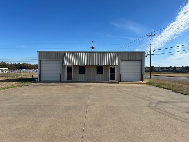 More details for 408 W Kilpatrick Ave, Cleburne, TX - Flex for Lease