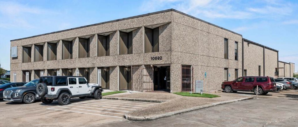 10692 Haddington Dr, Houston, TX à louer Photo du bâtiment- Image 1 de 8