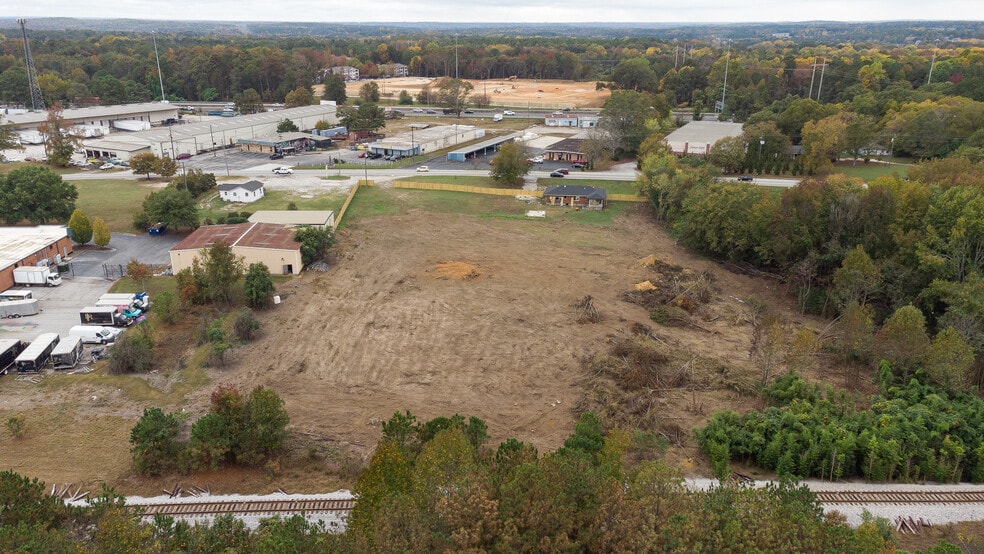 2221 Old Covington Hwy SW, Conyers, GA à louer - Photo du bâtiment - Image 2 de 13