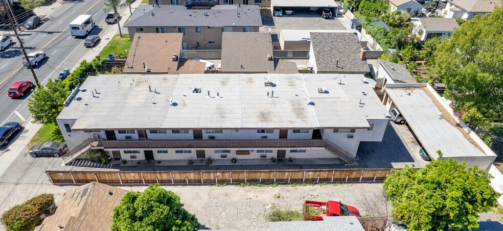 15919 Vanowen St, Van Nuys, CA à vendre - Photo du bâtiment - Image 2 de 15