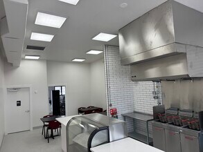 730-732 Belvedere Rd, West Palm Beach, FL à louer Photo intérieure- Image 1 de 7