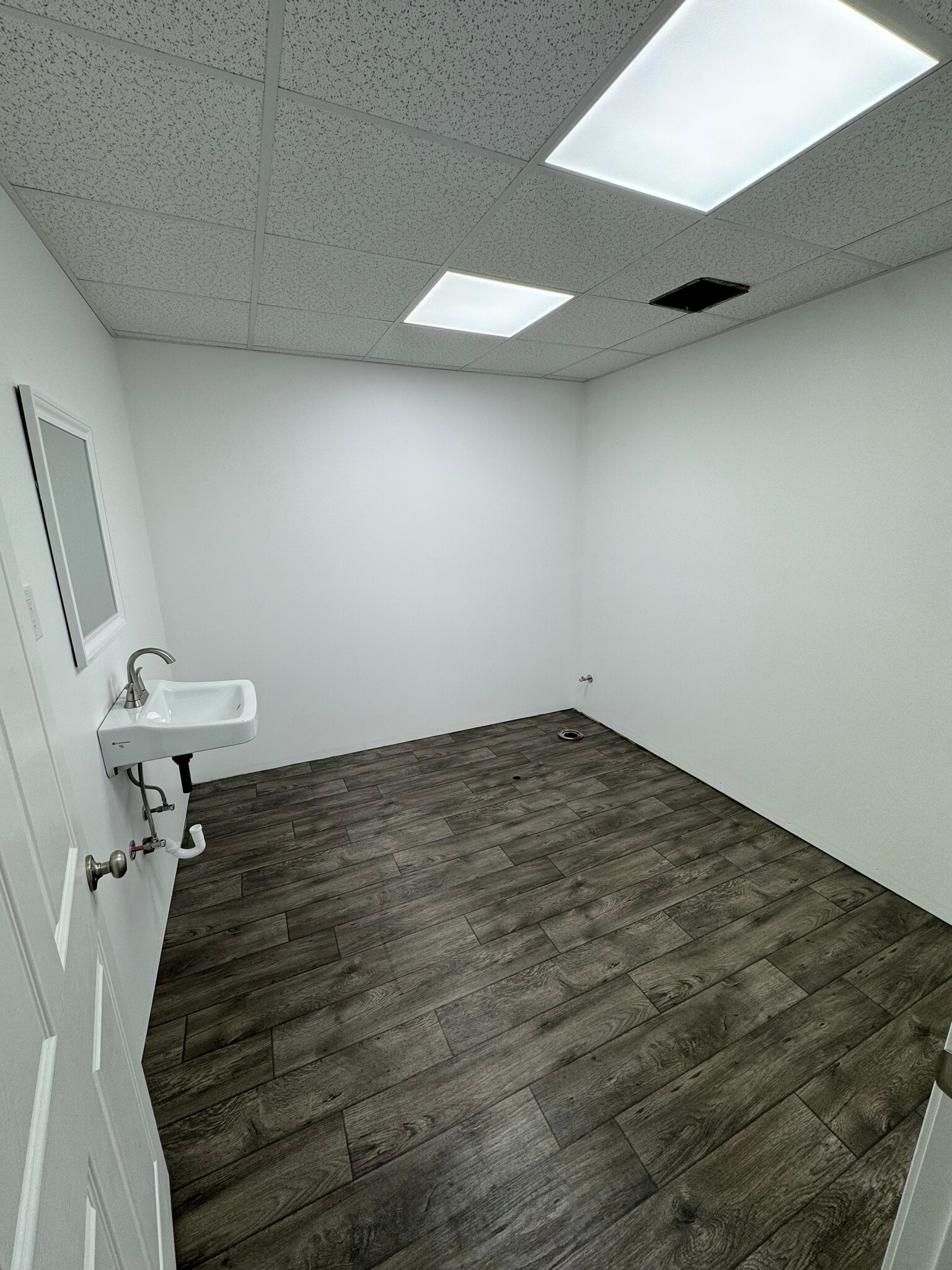 130 W Smith St, Corry, PA for lease Interior Photo- Image 1 of 17