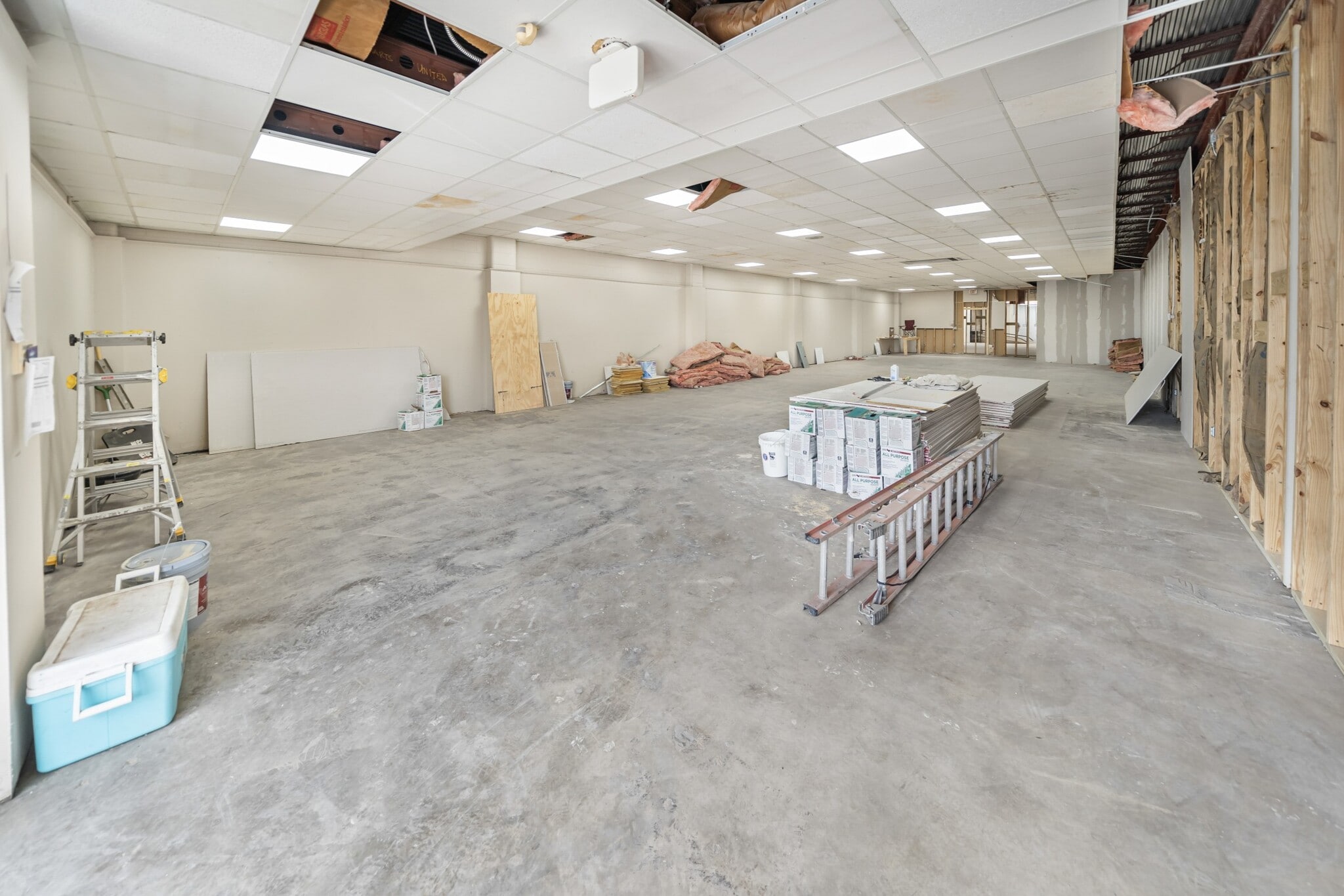 600-612 E Main St, Uvalde, TX for lease Interior Photo- Image 1 of 8