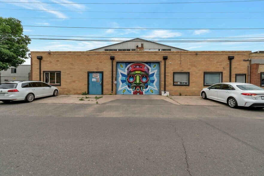 2401 S Delaware St, Denver, CO à louer - Photo du bâtiment - Image 1 de 24