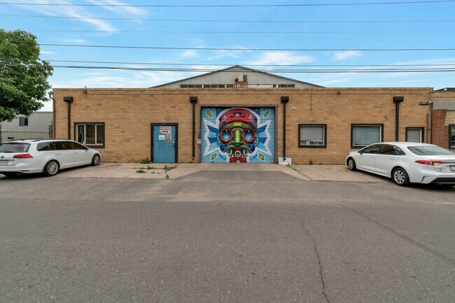 Plus de détails pour 2401 S Delaware St, Denver, CO - Industriel à louer