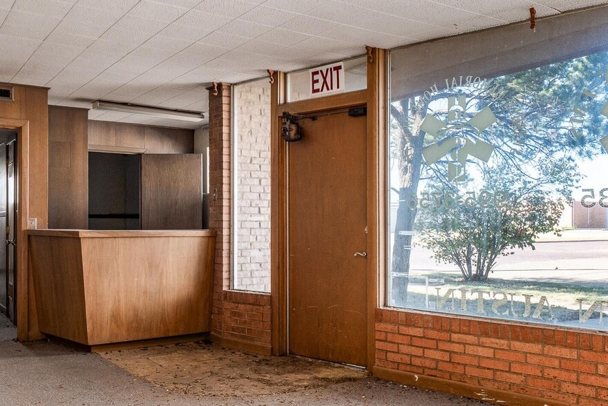 200 N Austin Ave, Tulia, TX for sale - Interior Photo - Image 3 of 7