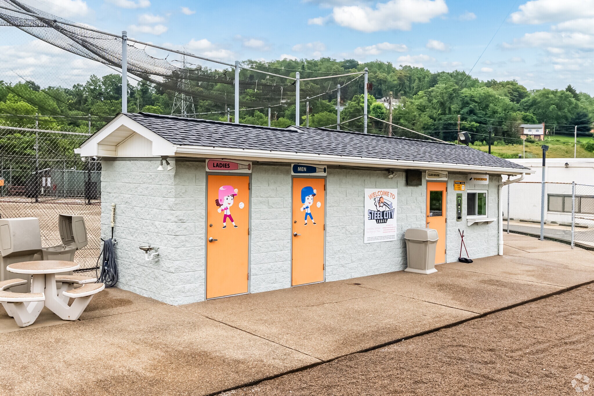 4635 Buttermilk Hollow Rd, West Mifflin, PA à vendre Photo principale- Image 1 de 1