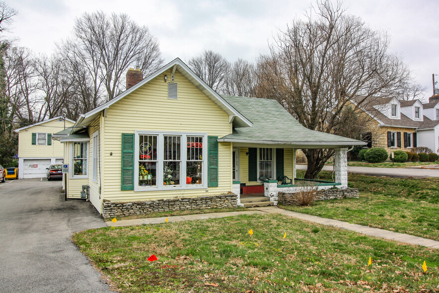 10125 Taylorsville Rd, Louisville, KY à vendre - Photo du bâtiment - Image 1 de 1